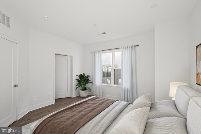 Building Photo - 1211 Northside Park Blvd