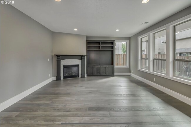 Building Photo - Stunning Executive Home in Cedar Mill/Beth...