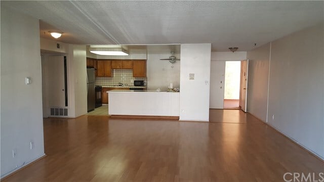 Building Photo - 6771 S Springpark Ave