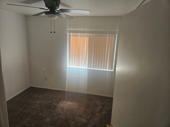 Building Photo - 3 bedroom home on cul-de-sac!