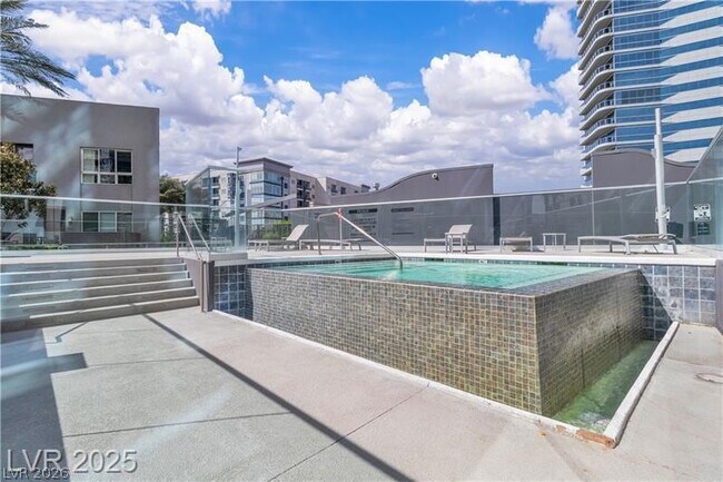 Building Photo - 4525 Dean Martin Dr