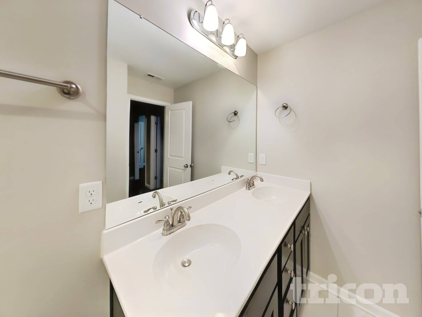 Building Photo - 405 Riverwood Ct