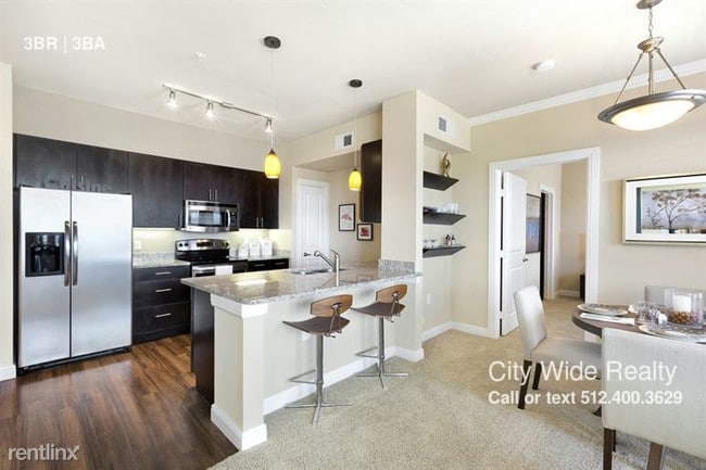 Building Photo - Beautiful Southwest Bee Cave 3 bedrooms unit
