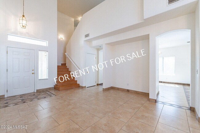 Building Photo - 7442 W Sonesta Dr