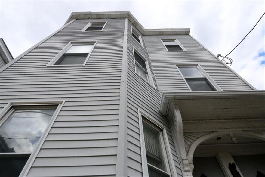 Building Photo - 71 Porter St