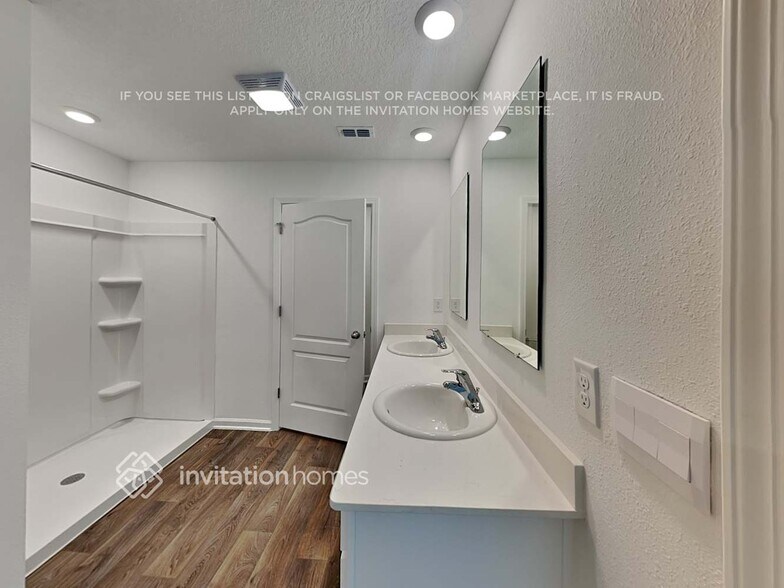 Building Photo - 674 Orellana Rd