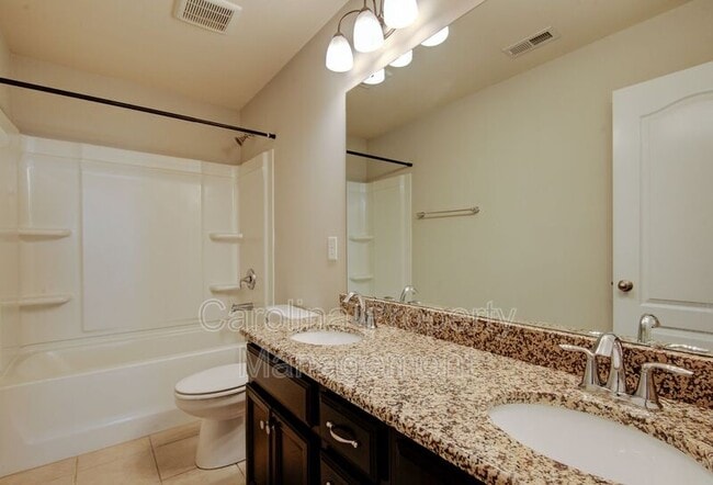 Building Photo - 16125 Hammersmith Farm Dr