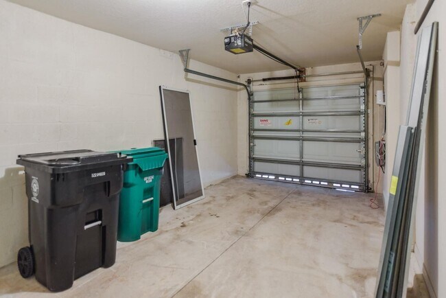 Building Photo - 2257 Marshfield Ct