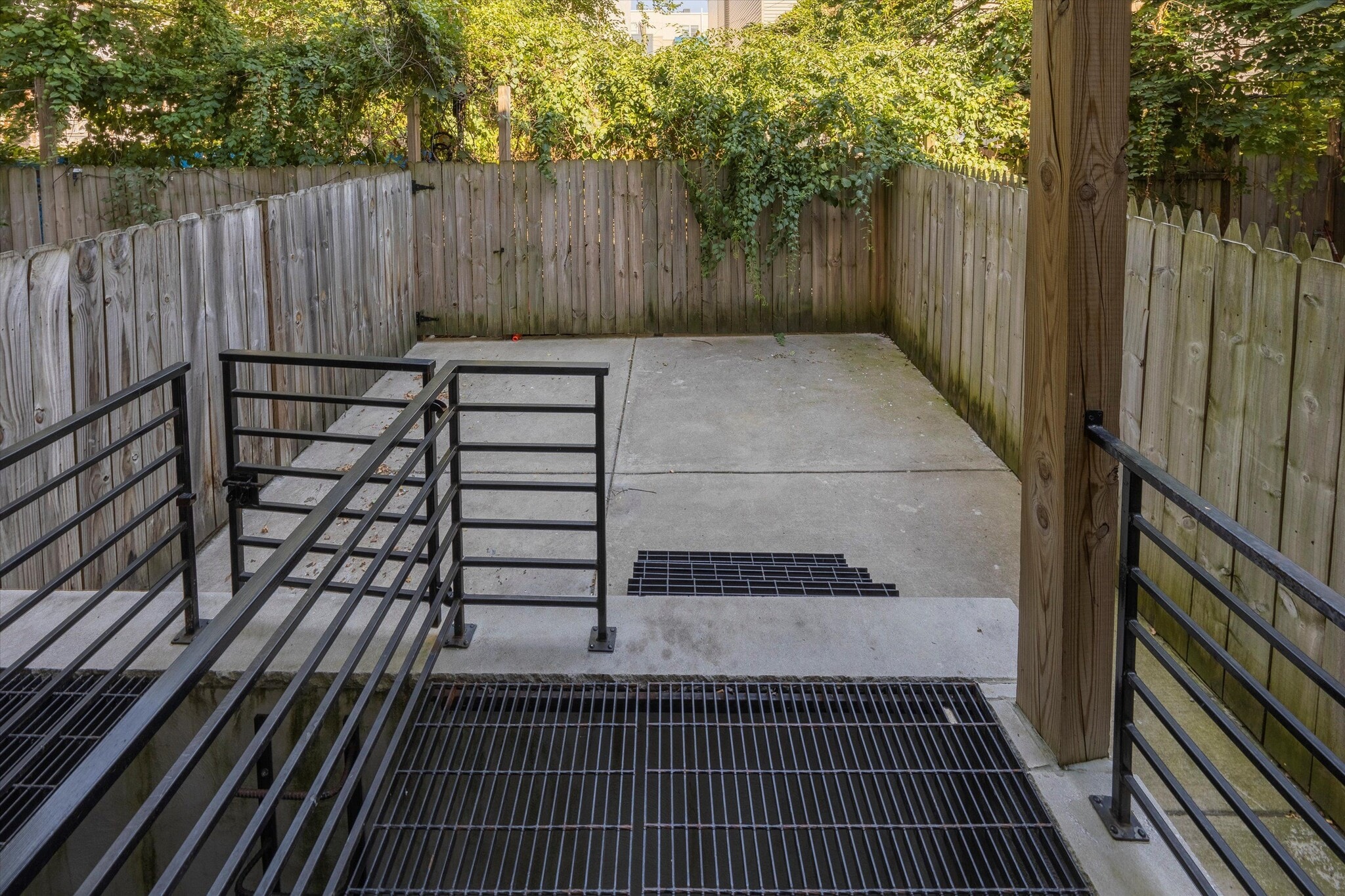 Building Photo - 1825 N Bouvier St