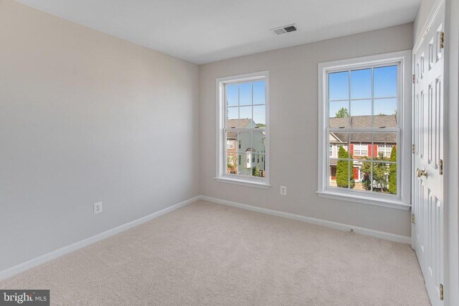 Building Photo - 15519 Exmore Ct