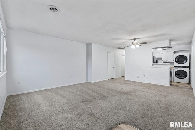 Building Photo - 925 2nd Ave E