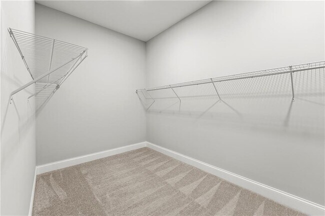 Building Photo - 450 Oliver Ridge Dr