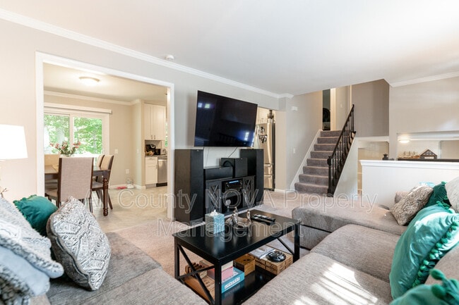 Building Photo - 12112 Amblewood Dr