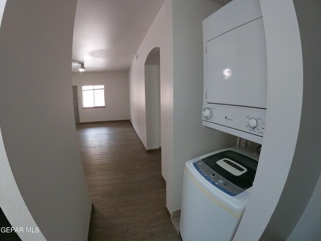 Building Photo - 14304 Gil Reyes Dr