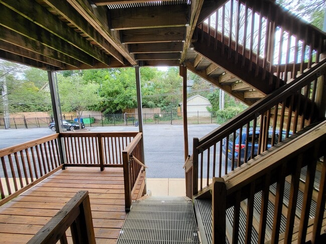 Building Photo - 6126 Washington Blvd Unit Apt 102