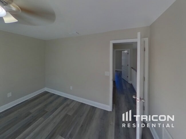 Building Photo - 1822 Sadnet Ln