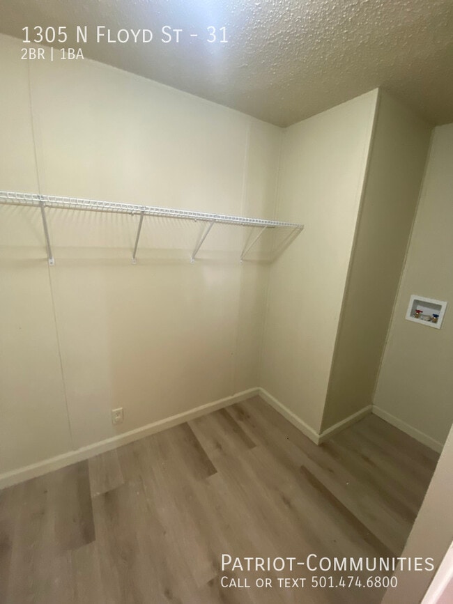 Building Photo - 1305 N Floyd St