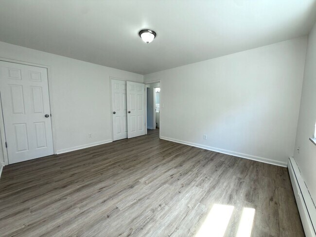 Building Photo - 5917 Cary Ave