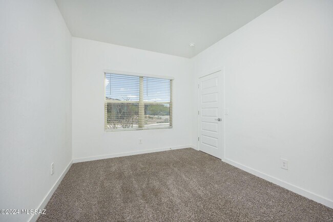 Building Photo - 12490 W Gini Ln