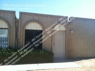 Primary Photo - 423 S Mitchell Dr