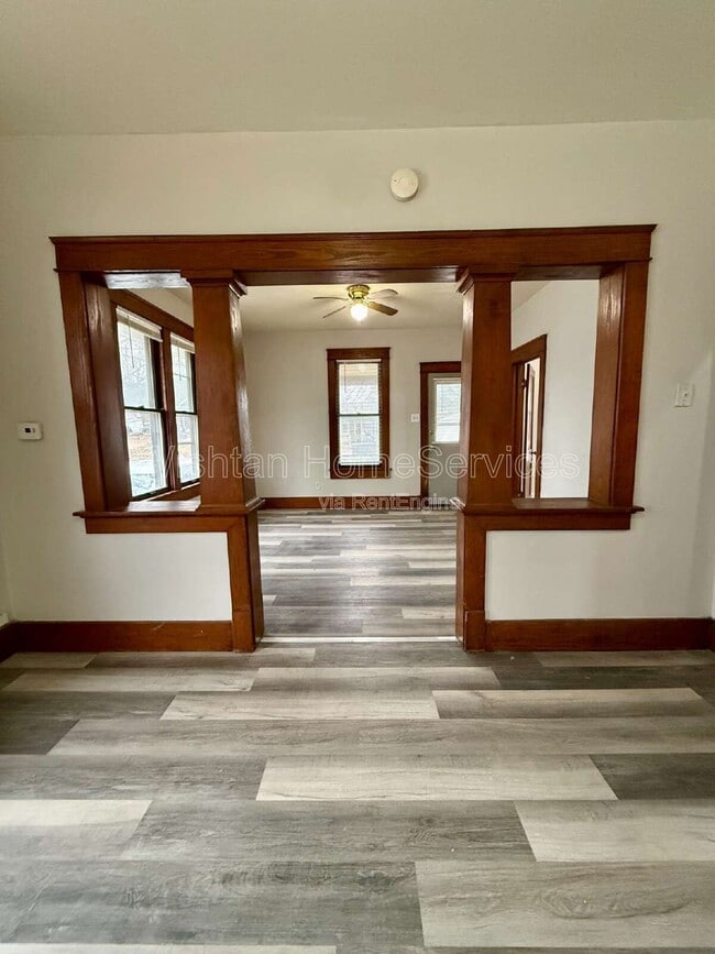 Building Photo - 530 W Orchard Dr