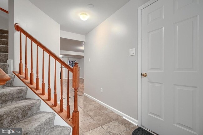 Building Photo - 8820 Papillon Dr