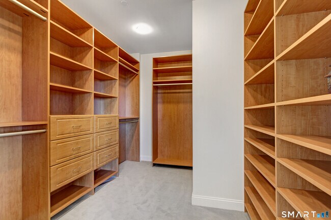 Building Photo - 100 Parrott Drive