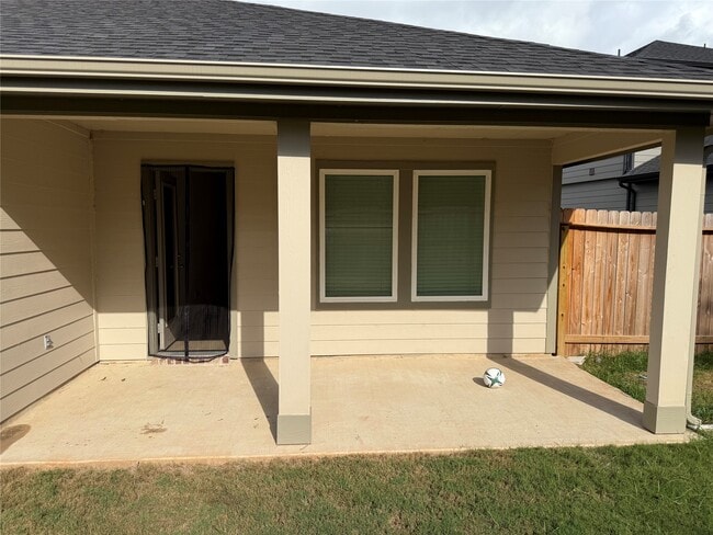 Building Photo - 1543 Merulana Lane