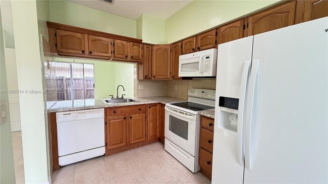 Building Photo - 870 NE 212th Terrace