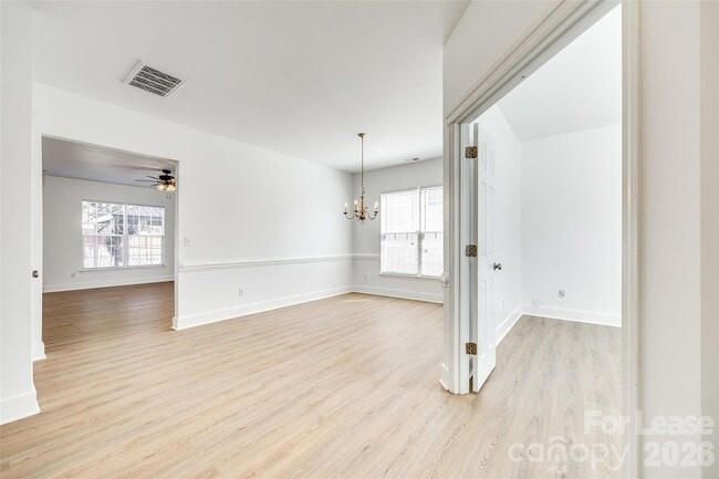 Building Photo - 3725 Planters Watch Dr