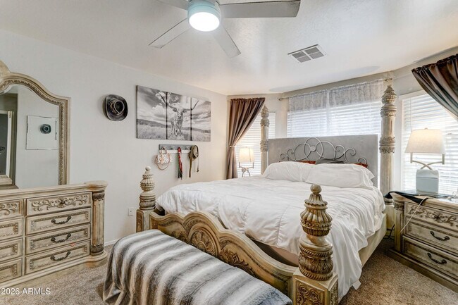 Building Photo - 2744 S Raven