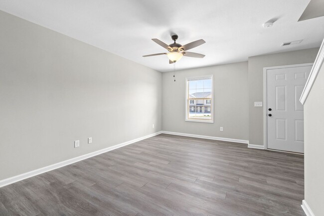 Building Photo - 499 Palmer Dr