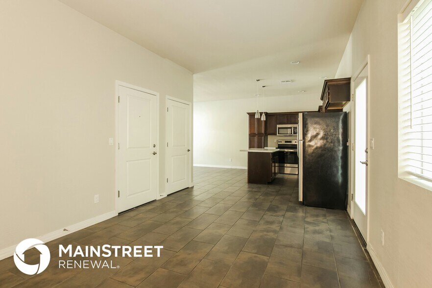 Building Photo - 2000 N 36th St