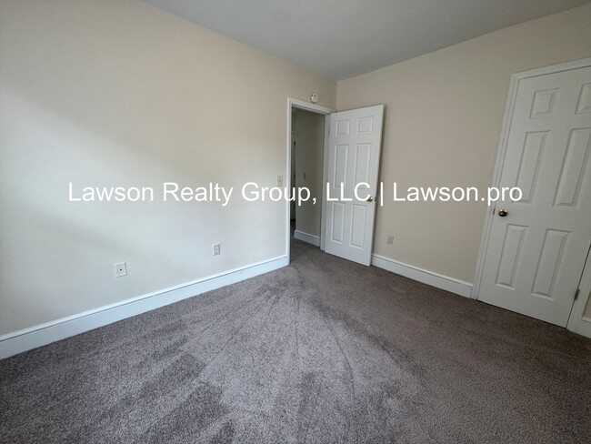 Building Photo - 813 Gilmer Ave NW
