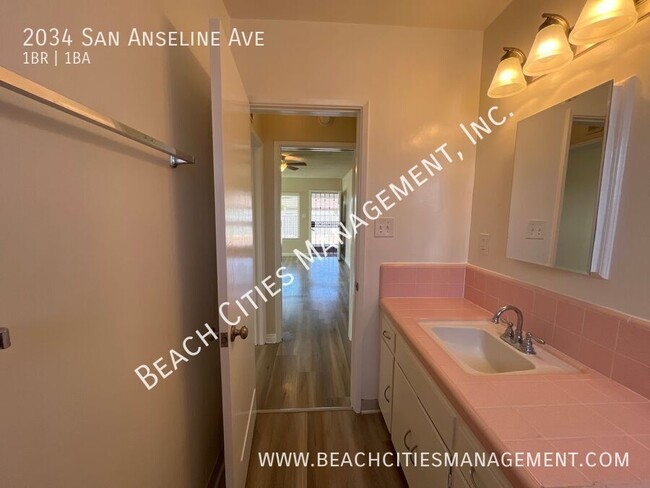 Building Photo - Spacious 1 Bedroom 1 Bath located in Long ...