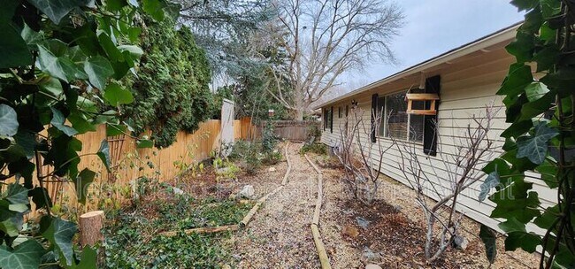 Building Photo - 10127 W Springdale Ct