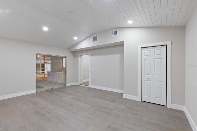 Building Photo - 4905 Nesmith Rd