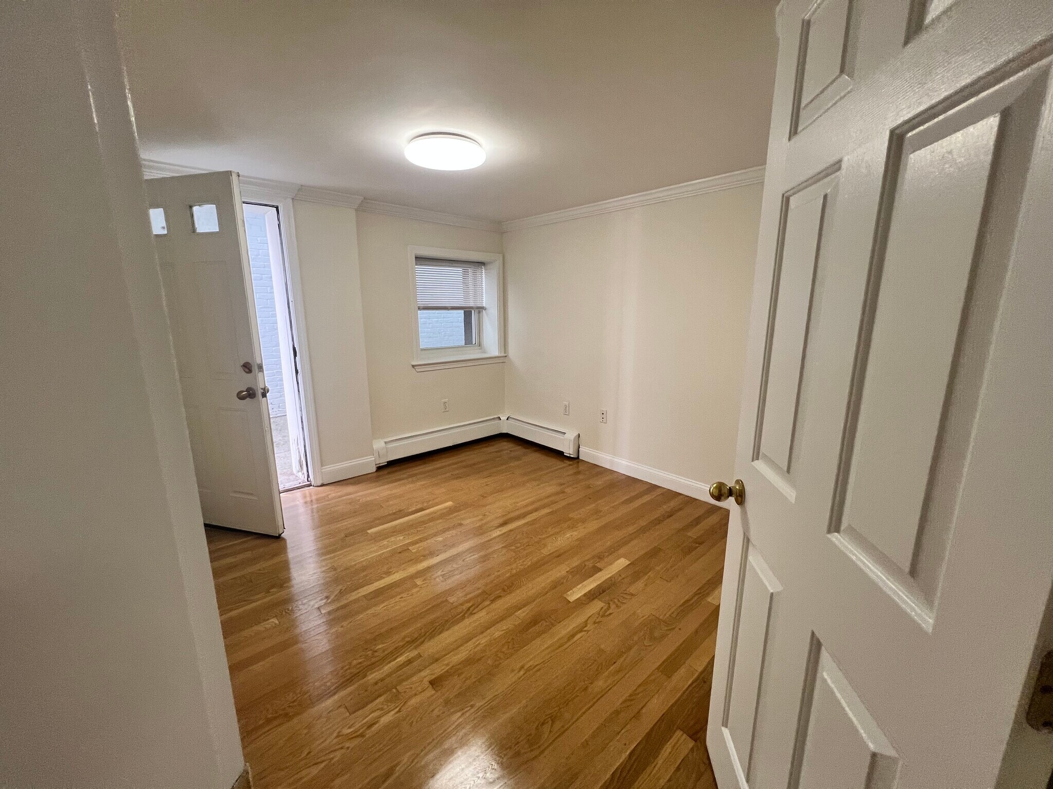 Building Photo - 1533 Beacon St