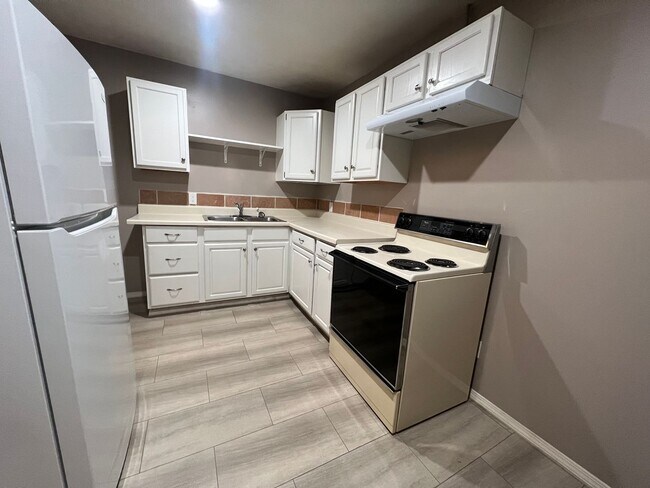 Building Photo - 2323 US-65