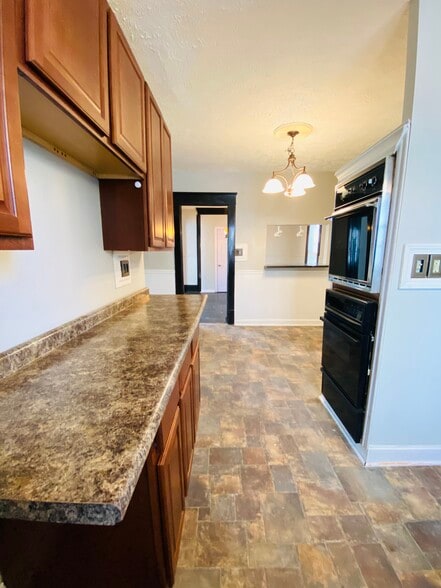 Building Photo - 1421 Piper Ct NW