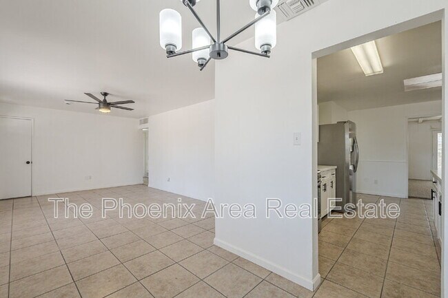 Building Photo - 787 W Flint St