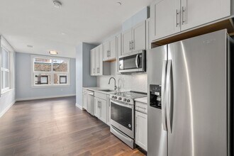 Building Photo - 136 Babcock St