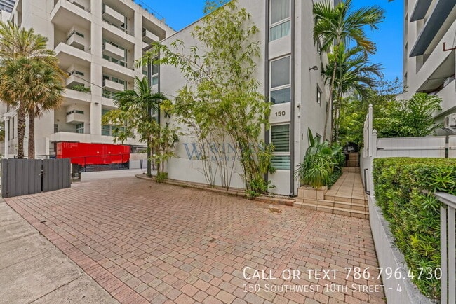 Building Photo - 150 SW 10th St