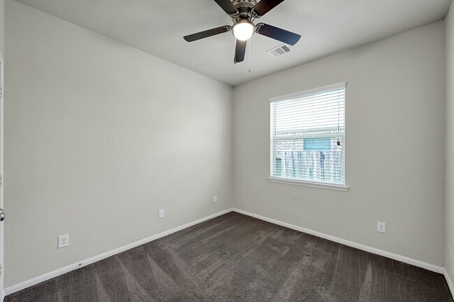 Building Photo - 30119 Saw Oaks Dr