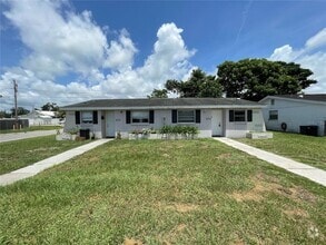 Building Photo - 4136 Shoreline Dr