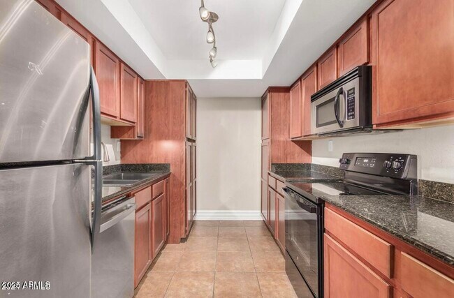 Building Photo - 3825 E Camelback Rd