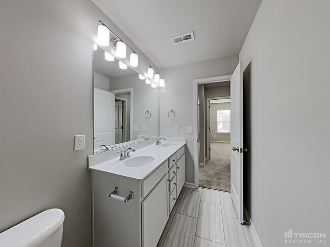 Building Photo - 209 Spring Knoll Dr
