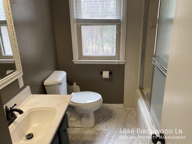 Building Photo - 4846 Birchwood Ln