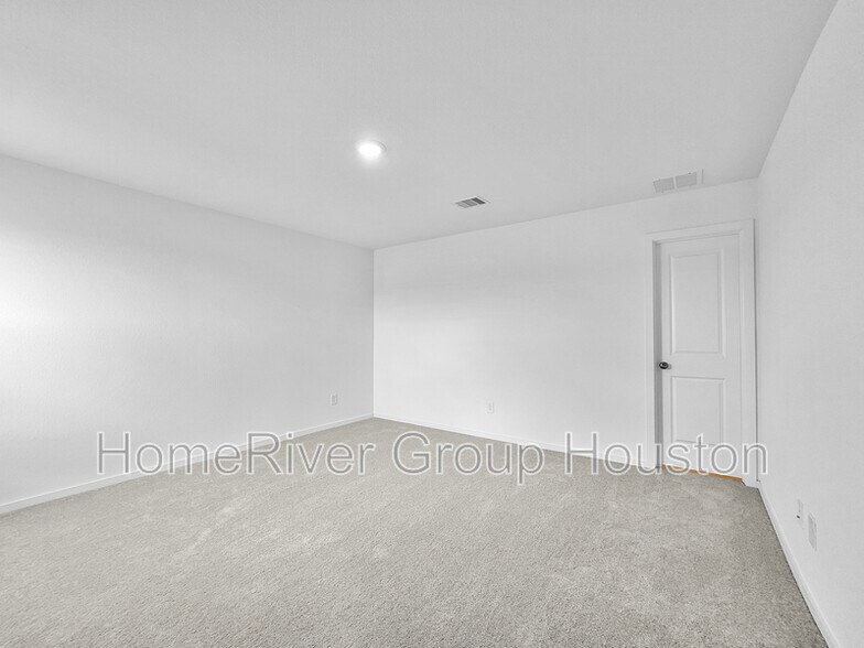 Building Photo - 209 Brandi Dr