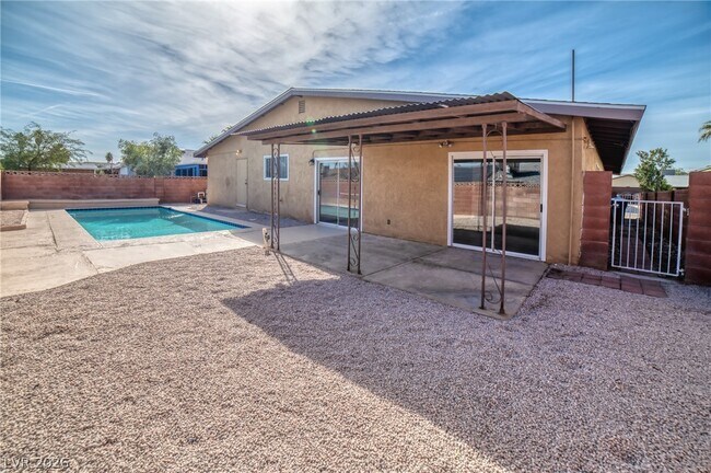 Building Photo - 3556 Ruth Dr